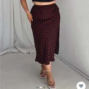 Princess Polly midi skirt curve